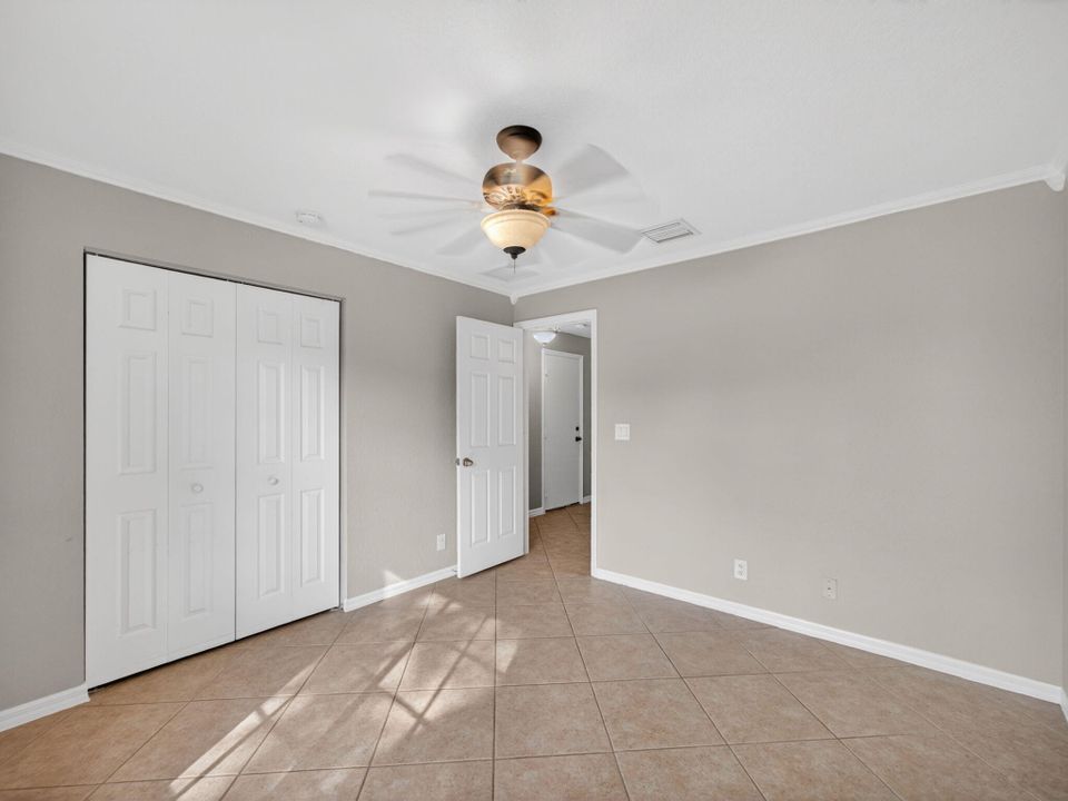 For Sale: $385,000 (3 beds, 2 baths, 1377 Square Feet)