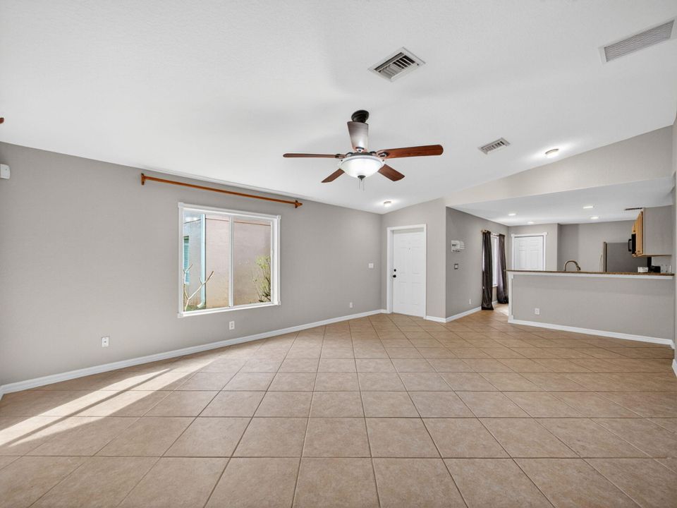 For Sale: $385,000 (3 beds, 2 baths, 1377 Square Feet)