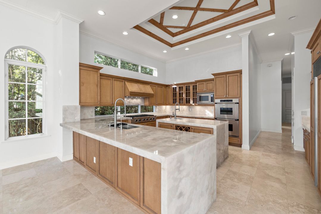 For Sale: $5,950,000 (5 beds, 5 baths, 5006 Square Feet)