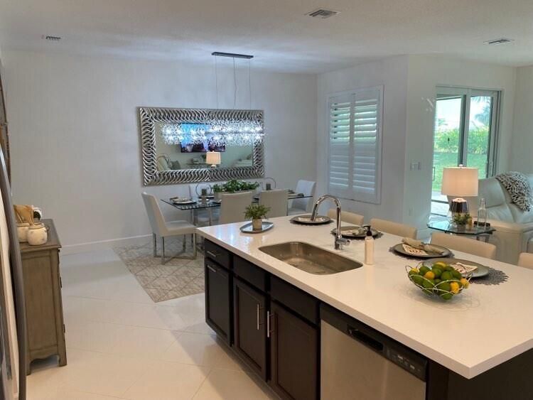 出租: $3,700 (3 贝兹, 2 浴室, 1716 平方英尺)