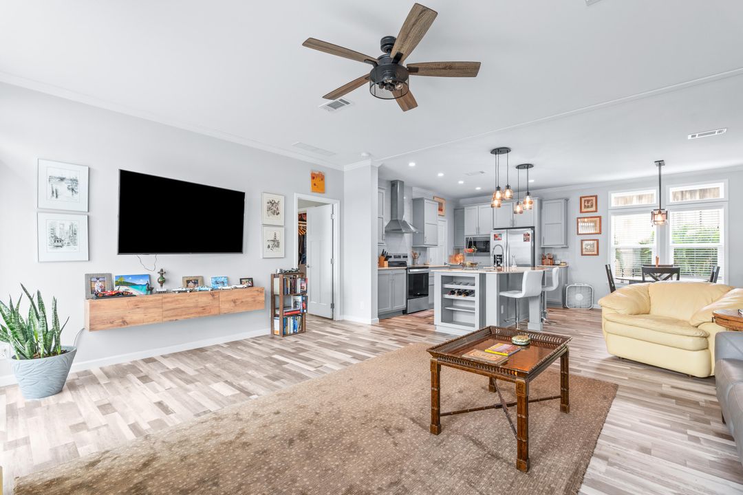 For Sale: $595,000 (3 beds, 2 baths, 1440 Square Feet)