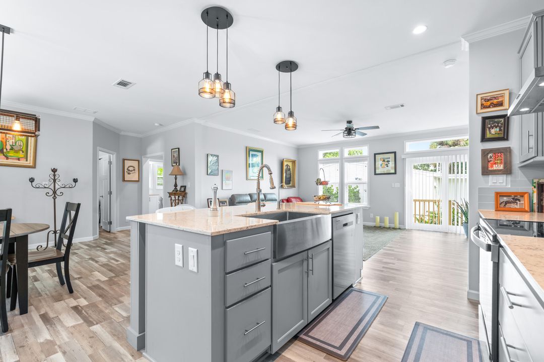 For Sale: $595,000 (3 beds, 2 baths, 1440 Square Feet)