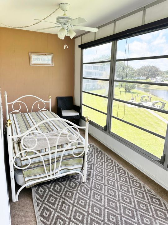 For Sale: $125,000 (2 beds, 1 baths, 860 Square Feet)