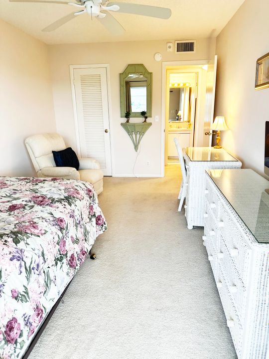 For Sale: $125,000 (2 beds, 1 baths, 860 Square Feet)