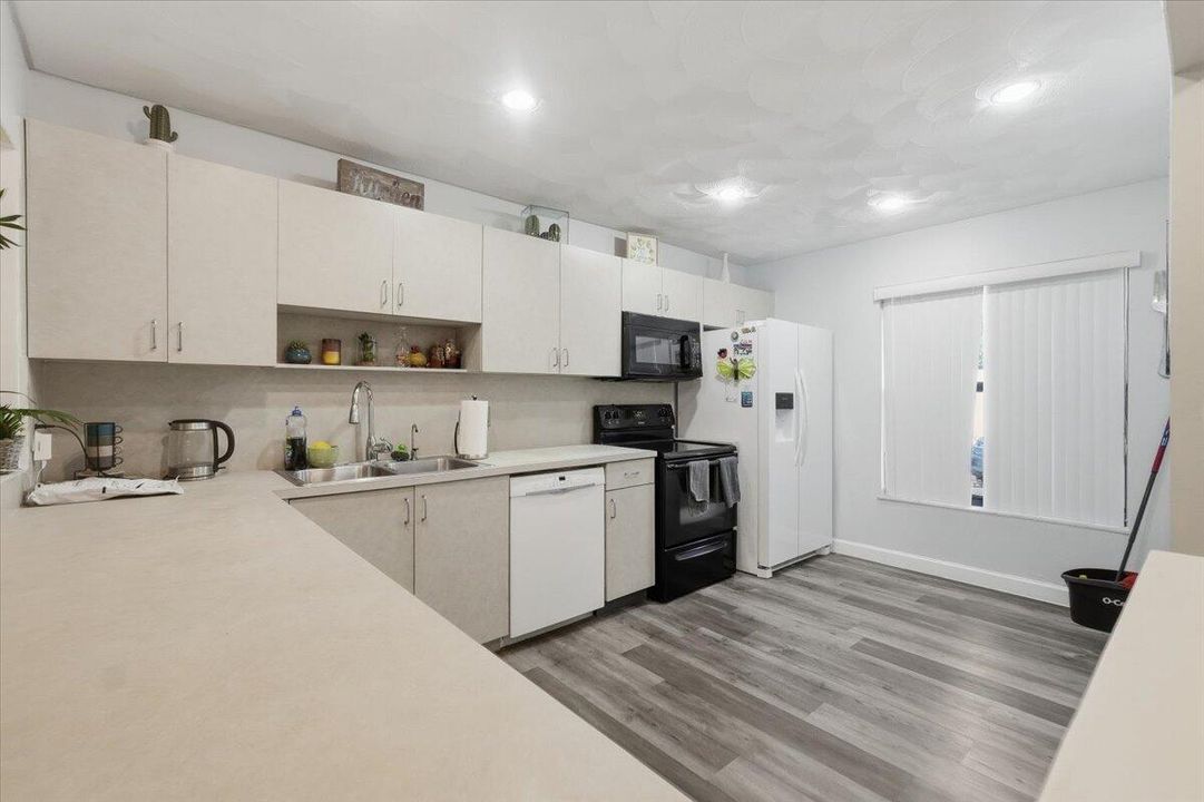 En Renta: $3,350 (3 camas, 2 baños, 1472 Pies cuadrados)