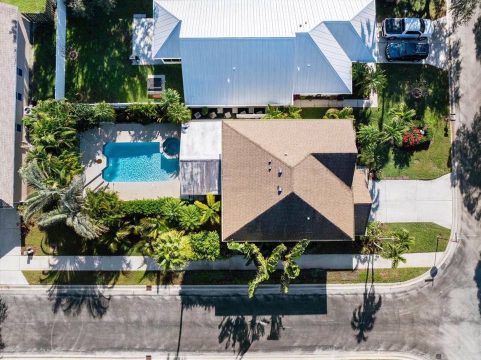 For Sale: $649,900 (4 beds, 2 baths, 2353 Square Feet)