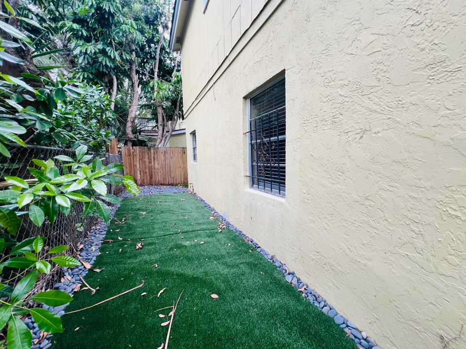 For Rent: $2,500 (2 beds, 1 baths, 1104 Square Feet)