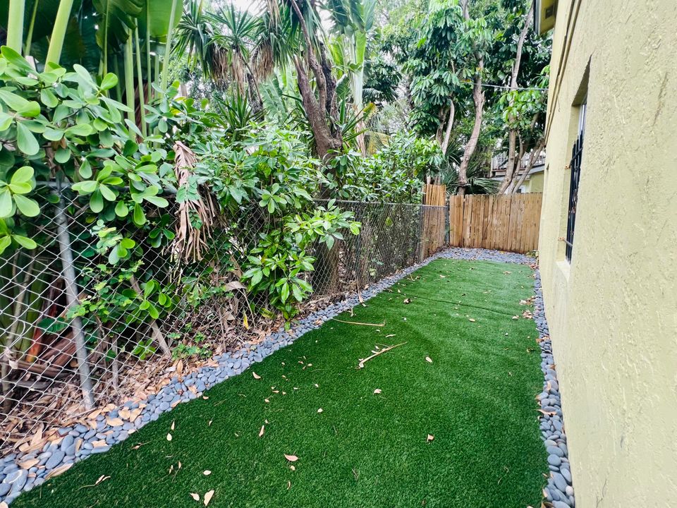 For Rent: $2,500 (2 beds, 1 baths, 1104 Square Feet)