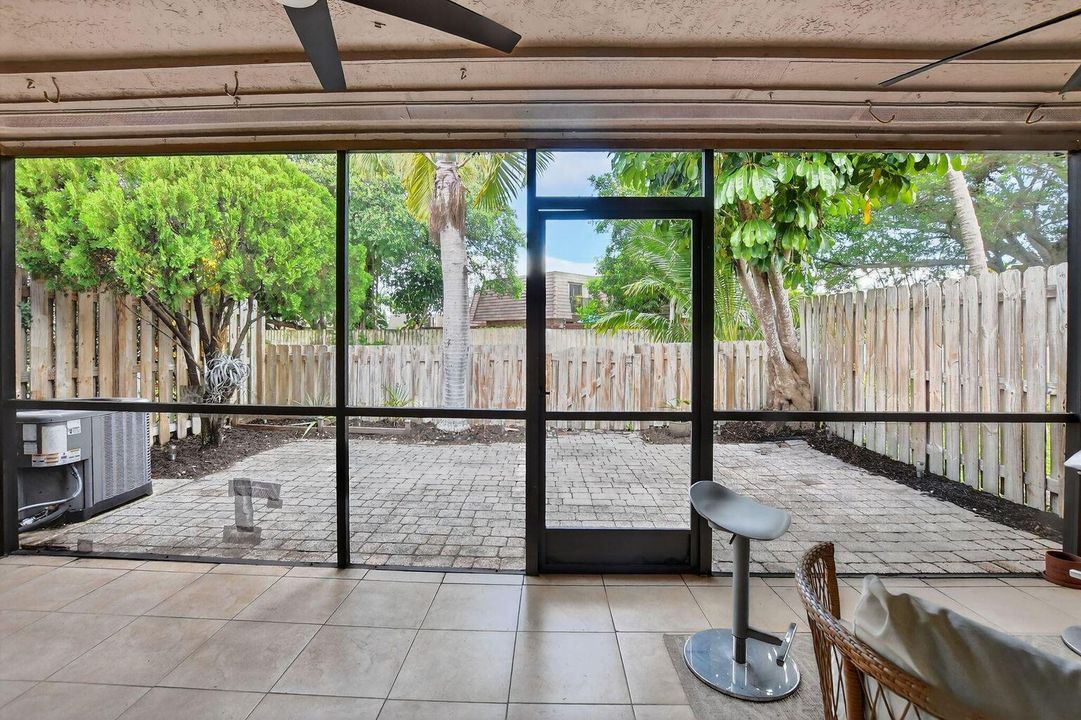 待售: $349,000 (2 贝兹, 2 浴室, 1170 平方英尺)