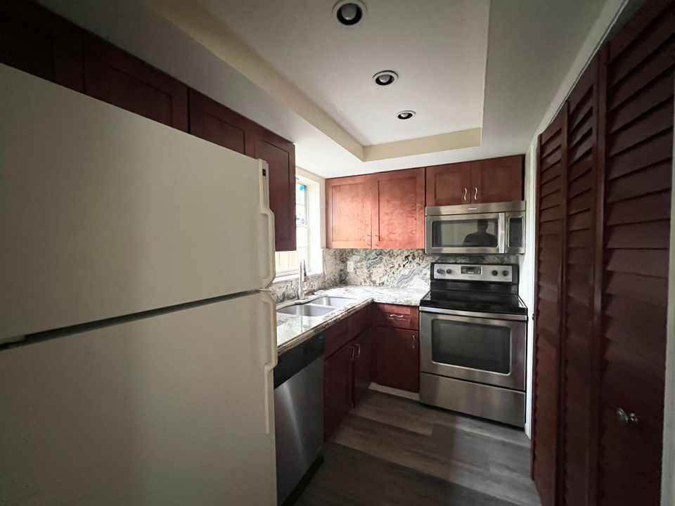 For Rent: $2,500 (2 beds, 1 baths, 1104 Square Feet)