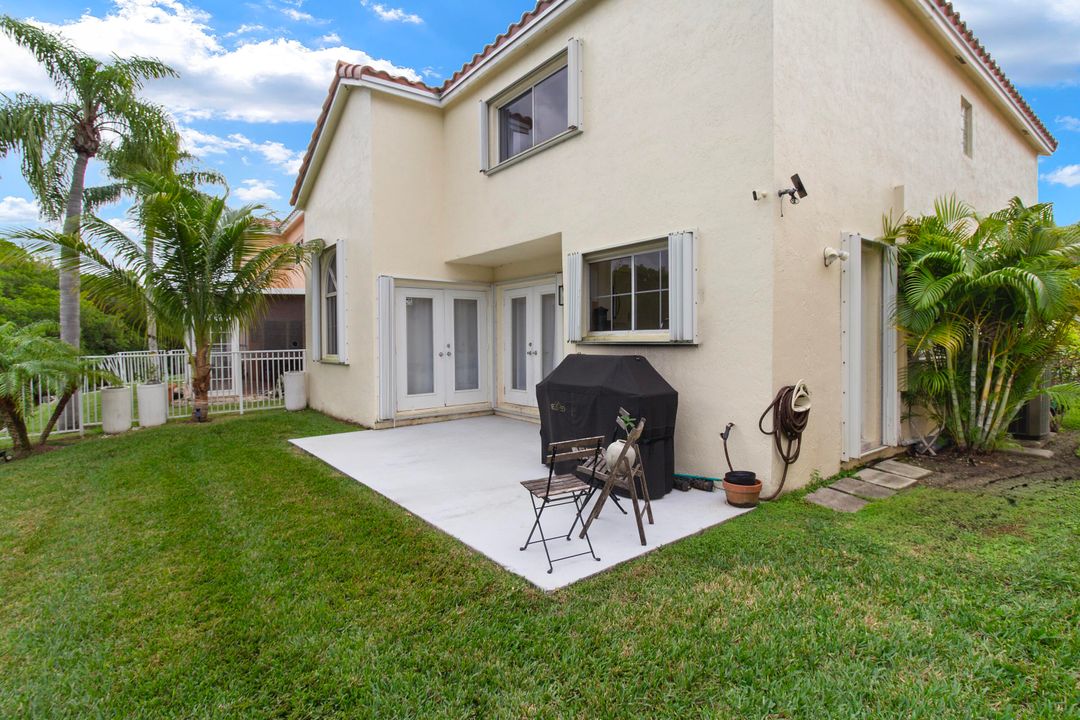 For Sale: $630,000 (3 beds, 2 baths, 1527 Square Feet)