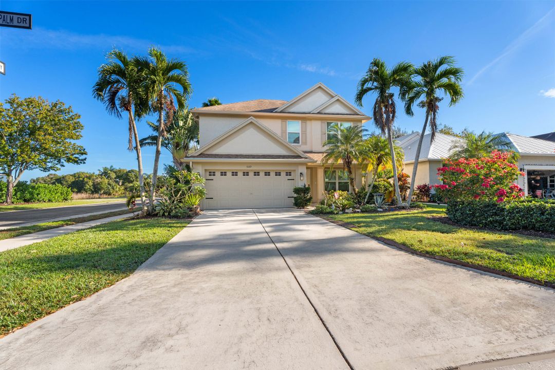 For Sale: $649,900 (4 beds, 2 baths, 2353 Square Feet)