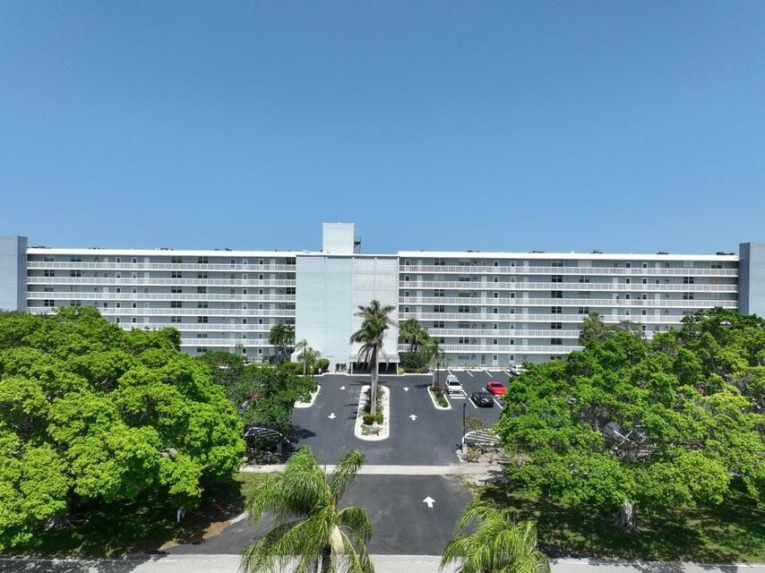 待售: $287,000 (2 贝兹, 2 浴室, 1050 平方英尺)