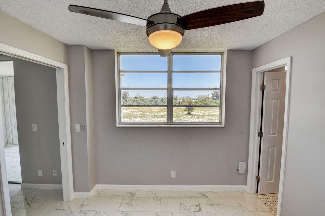 待售: $287,000 (2 贝兹, 2 浴室, 1050 平方英尺)