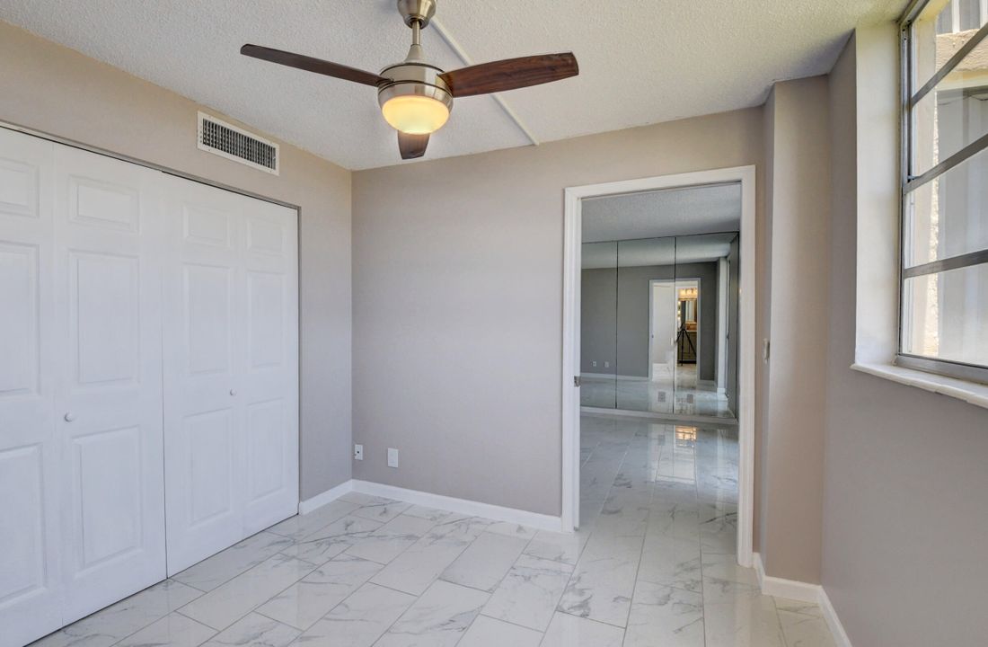 待售: $287,000 (2 贝兹, 2 浴室, 1050 平方英尺)