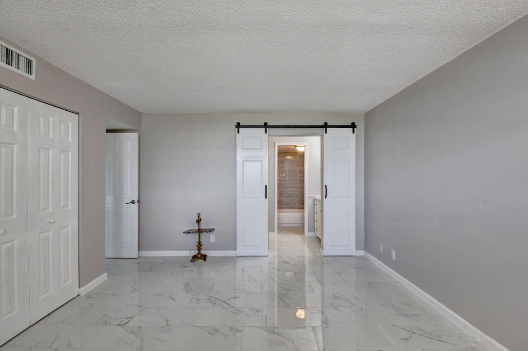 待售: $287,000 (2 贝兹, 2 浴室, 1050 平方英尺)