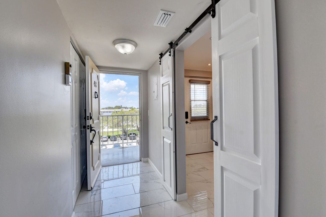 待售: $287,000 (2 贝兹, 2 浴室, 1050 平方英尺)