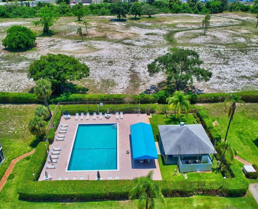 待售: $287,000 (2 贝兹, 2 浴室, 1050 平方英尺)