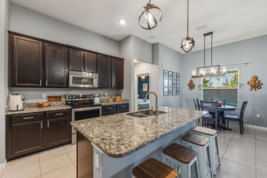 For Sale: $499,900 (4 beds, 3 baths, 2400 Square Feet)