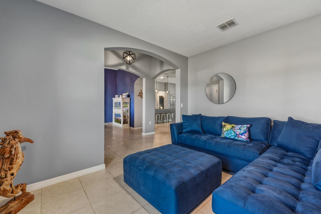 For Sale: $499,900 (4 beds, 3 baths, 2400 Square Feet)