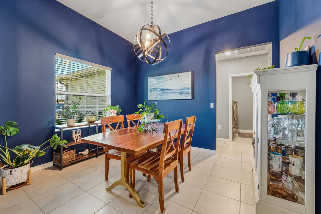 For Sale: $499,900 (4 beds, 3 baths, 2400 Square Feet)