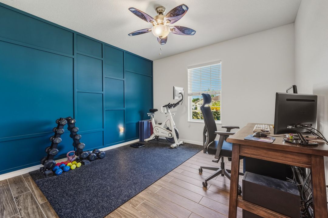 For Sale: $499,900 (4 beds, 3 baths, 2400 Square Feet)