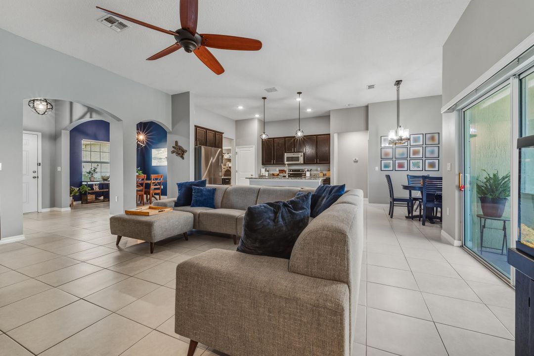 For Sale: $499,900 (4 beds, 3 baths, 2400 Square Feet)