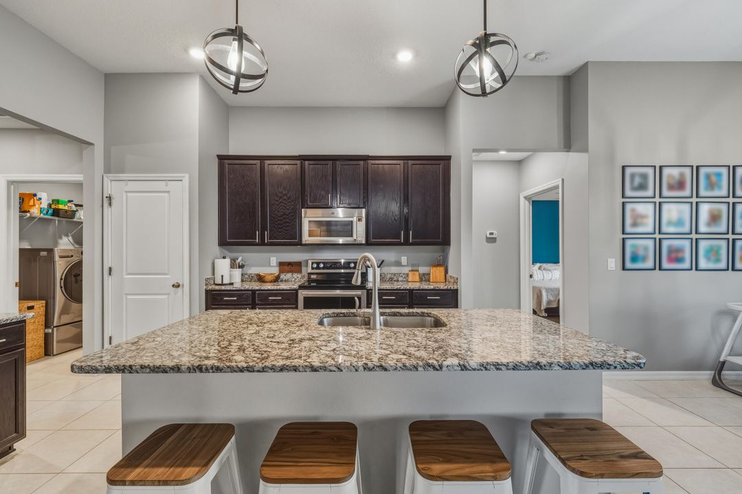 For Sale: $499,900 (4 beds, 3 baths, 2400 Square Feet)