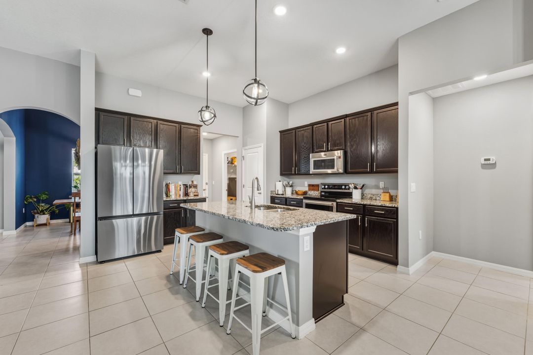 For Sale: $499,900 (4 beds, 3 baths, 2400 Square Feet)