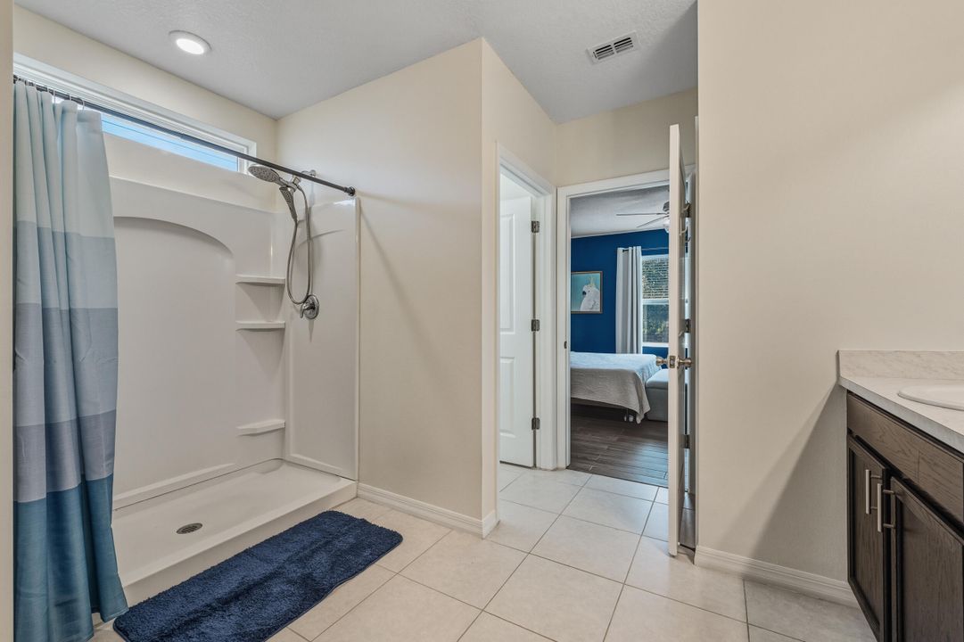 For Sale: $499,900 (4 beds, 3 baths, 2400 Square Feet)