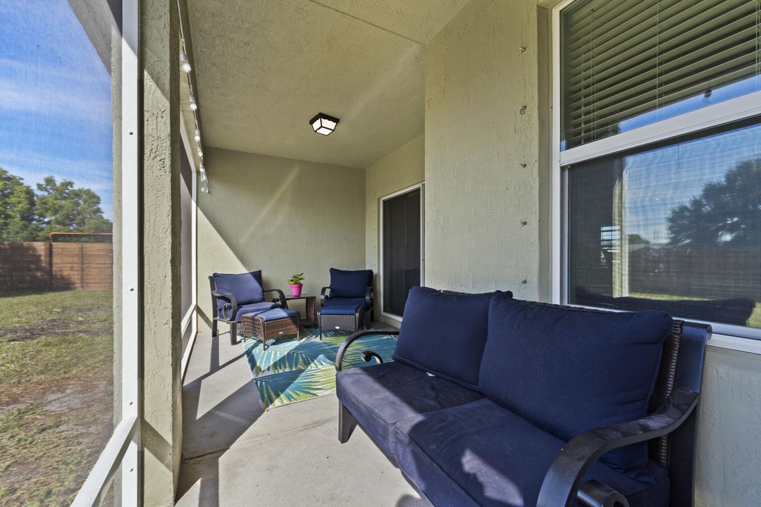 For Sale: $499,900 (4 beds, 3 baths, 2400 Square Feet)