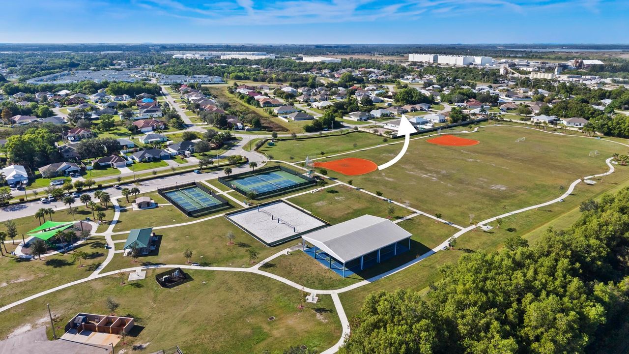 For Sale: $499,900 (4 beds, 3 baths, 2400 Square Feet)