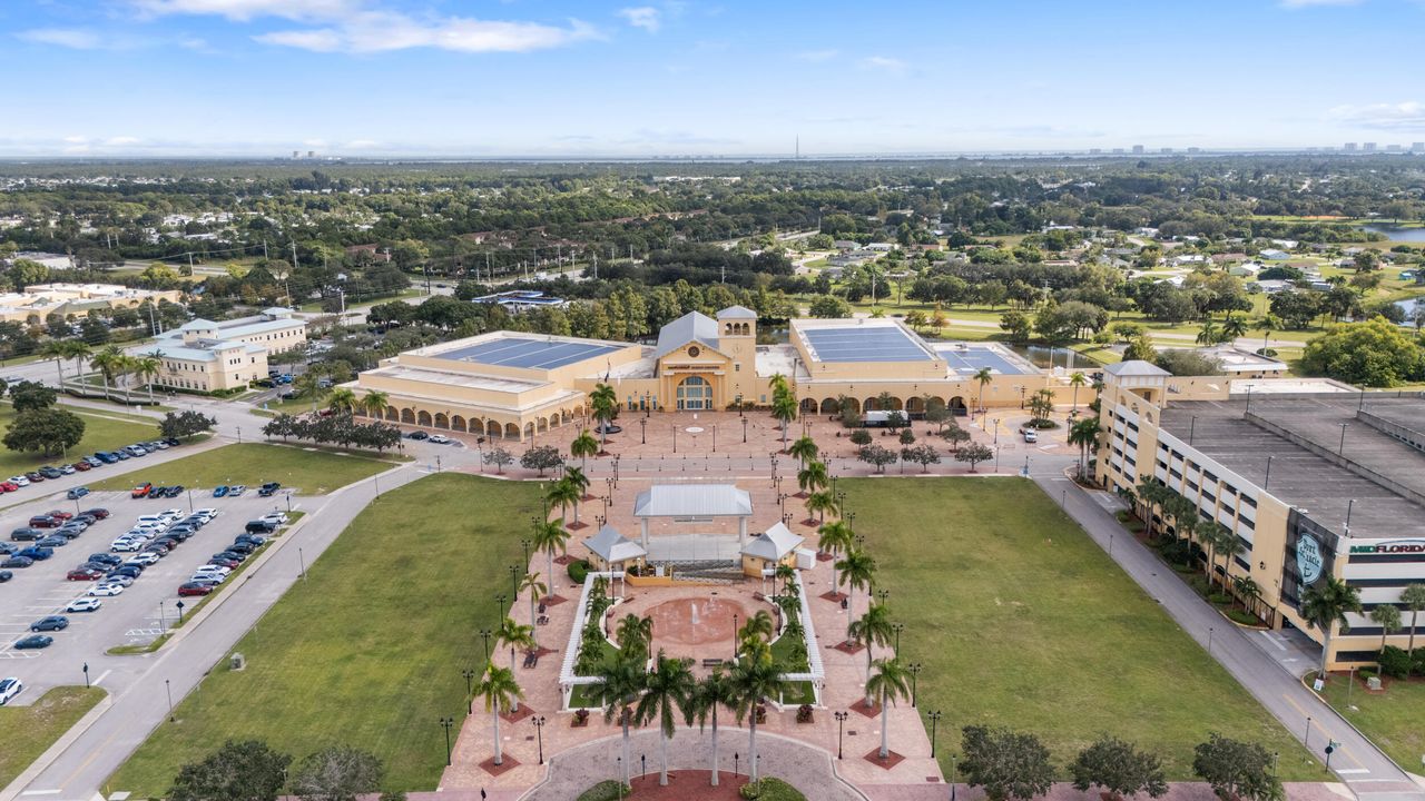 For Sale: $499,900 (4 beds, 3 baths, 2400 Square Feet)