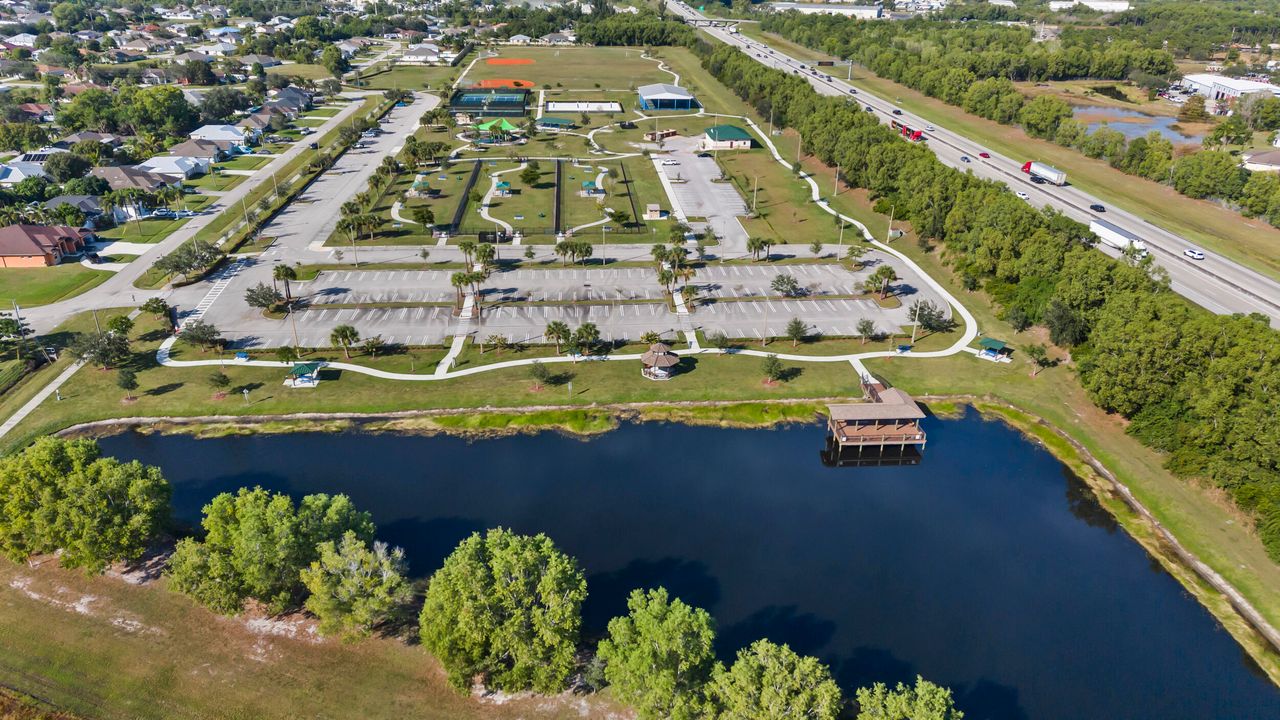 For Sale: $499,900 (4 beds, 3 baths, 2400 Square Feet)