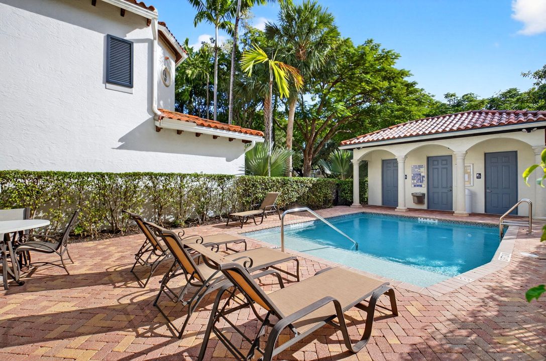 For Sale: $499,999 (3 beds, 3 baths, 2000 Square Feet)