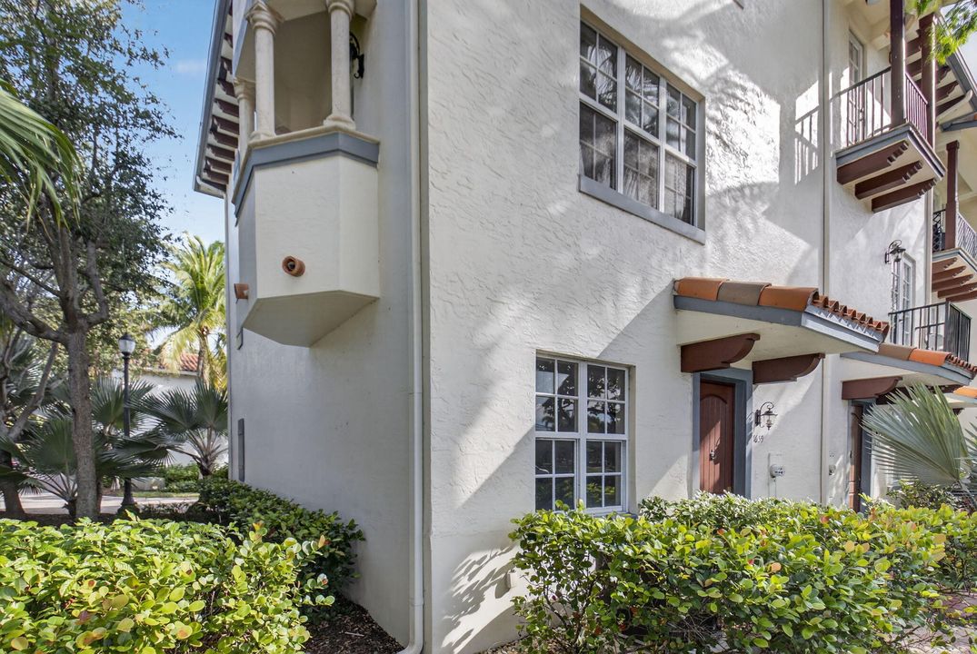 For Sale: $499,999 (3 beds, 3 baths, 2000 Square Feet)