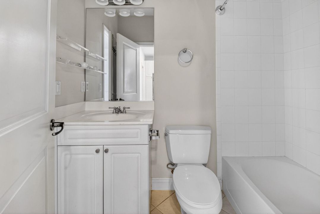 For Sale: $499,999 (3 beds, 3 baths, 2000 Square Feet)