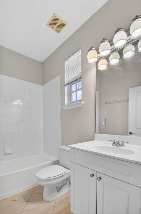 For Sale: $499,999 (3 beds, 3 baths, 2000 Square Feet)