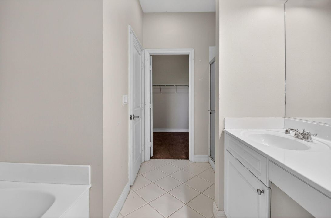 For Sale: $499,999 (3 beds, 3 baths, 2000 Square Feet)