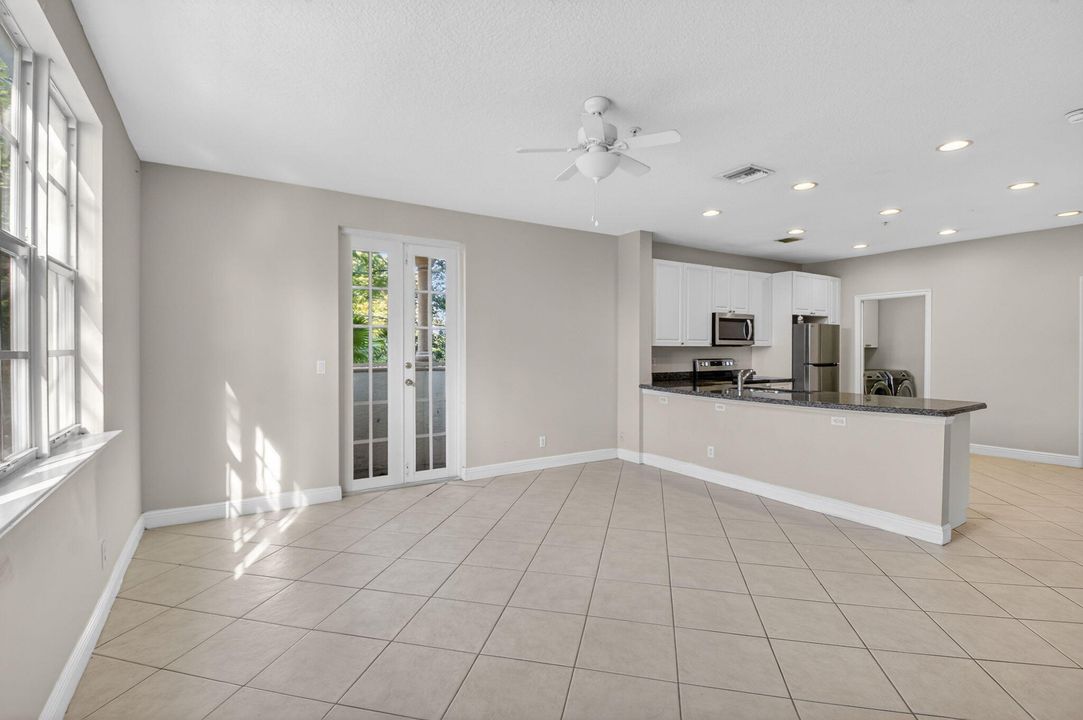 For Sale: $499,999 (3 beds, 3 baths, 2000 Square Feet)