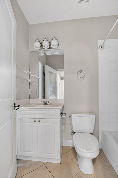 For Sale: $499,999 (3 beds, 3 baths, 2000 Square Feet)