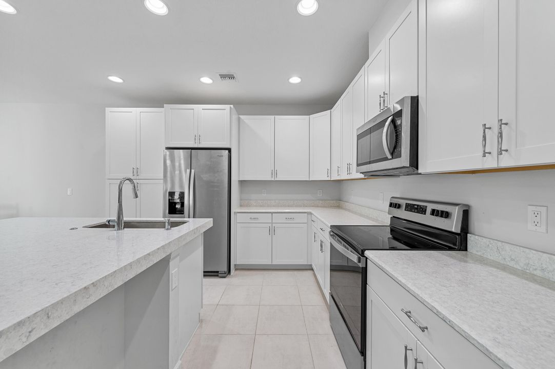 En Venta: $510,000 (3 camas, 2 baños, 2138 Pies cuadrados)