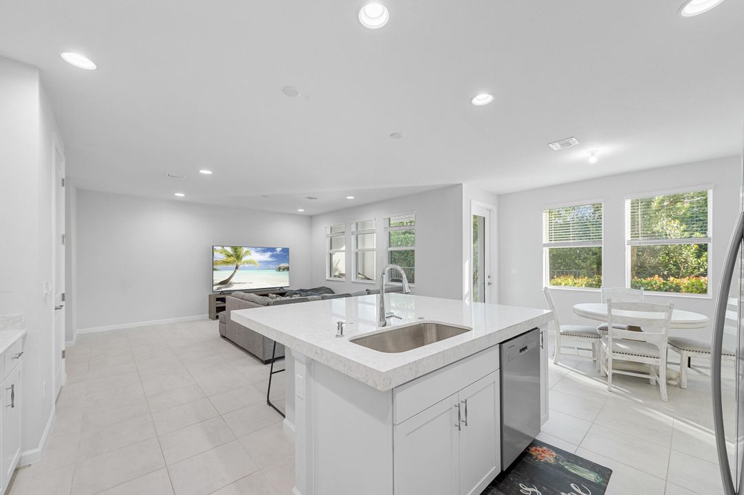 En Venta: $510,000 (3 camas, 2 baños, 2138 Pies cuadrados)