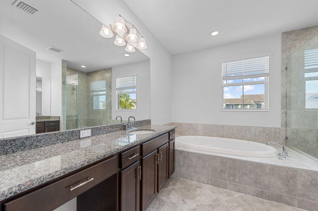 En Venta: $510,000 (3 camas, 2 baños, 2138 Pies cuadrados)