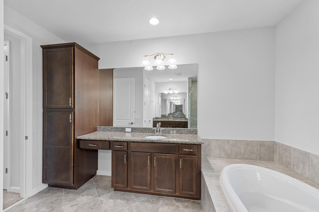 En Venta: $510,000 (3 camas, 2 baños, 2138 Pies cuadrados)