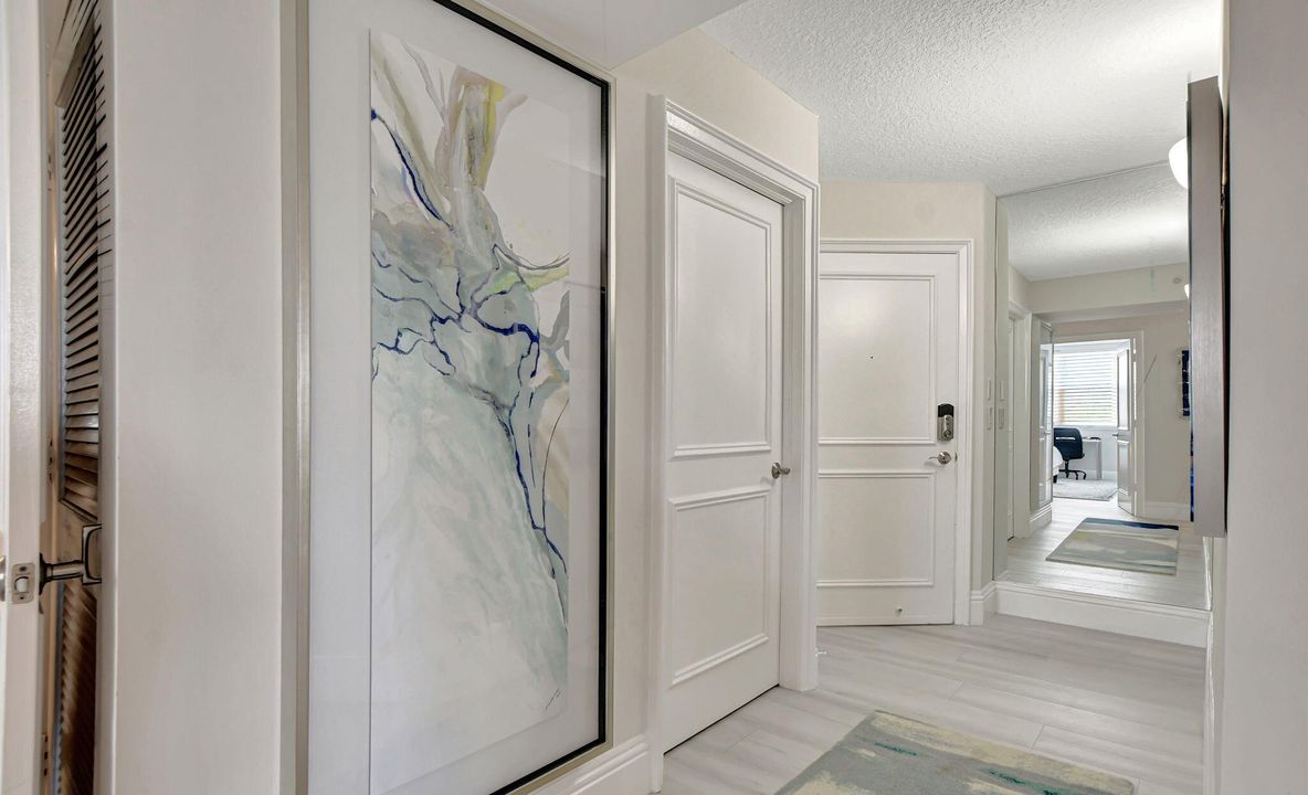 待售: $975,000 (2 贝兹, 2 浴室, 1230 平方英尺)