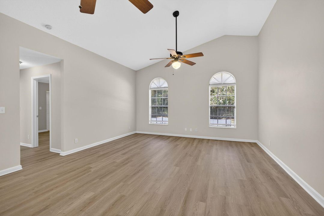 待售: $740,000 (3 贝兹, 2 浴室, 2045 平方英尺)