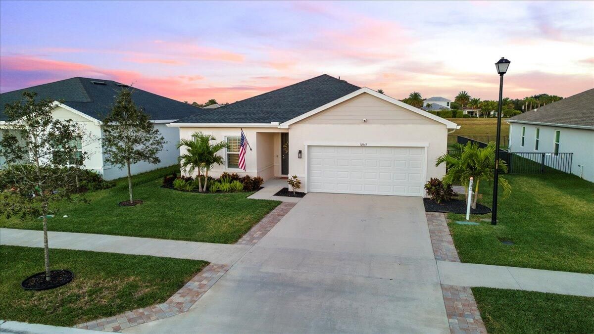 For Sale: $424,000 (4 beds, 2 baths, 1817 Square Feet)