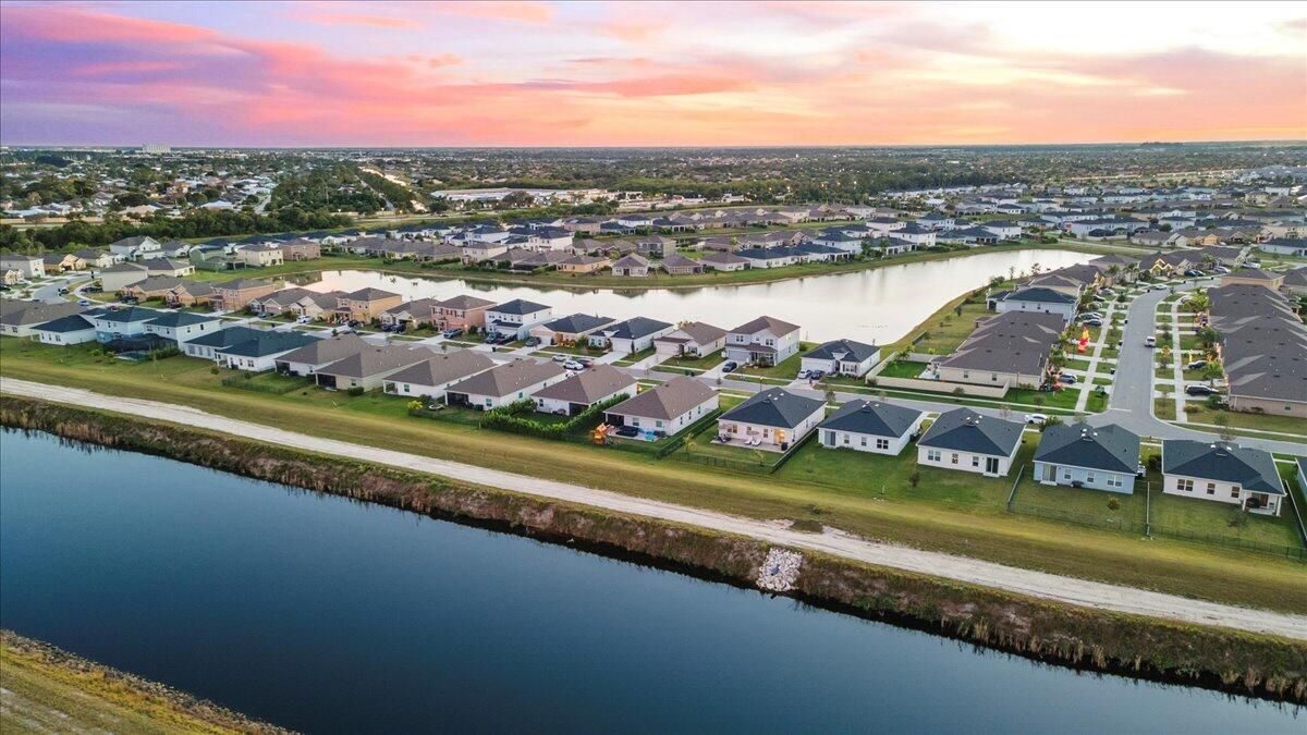 For Sale: $424,000 (4 beds, 2 baths, 1817 Square Feet)