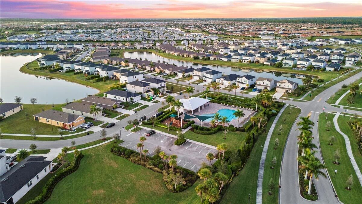 For Sale: $424,000 (4 beds, 2 baths, 1817 Square Feet)